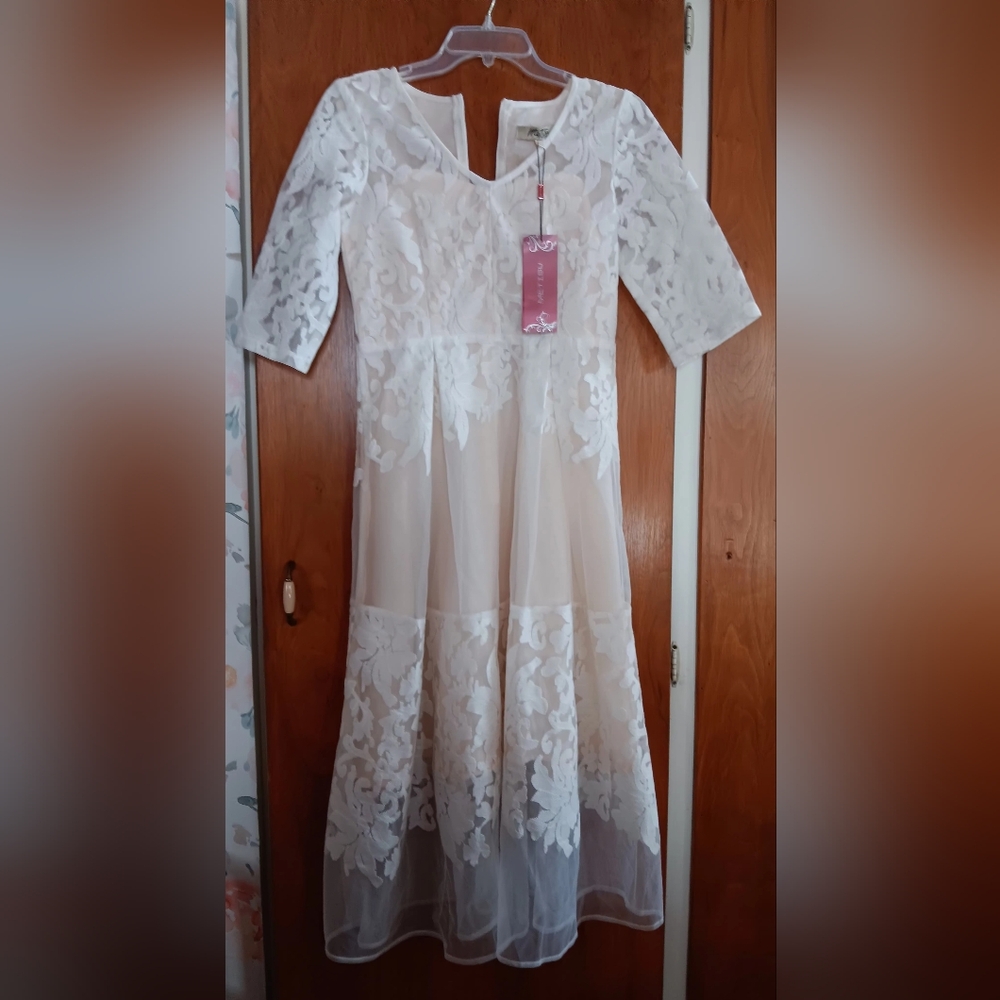 Women's Lace Dress NWT